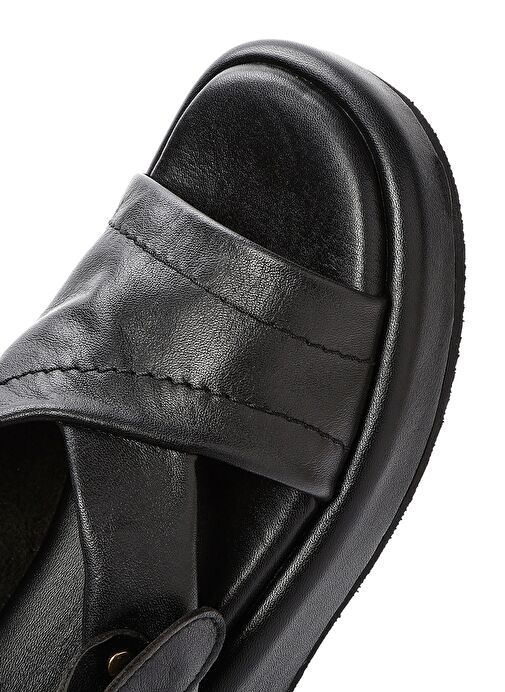 Kadın Siyah Bilekten Tokalı Kalın Tabanlı Deri Sandalet 25SFD201318 - Görsel 9