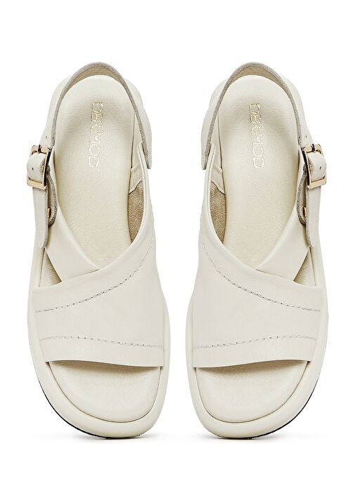 Kadın Bej Bilekten Tokalı Kalın Tabanlı Deri Sandalet 25SFD201318 - Görsel 8