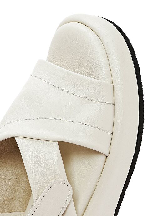 Kadın Bej Bilekten Tokalı Kalın Tabanlı Deri Sandalet 25SFD201318 - Görsel 9