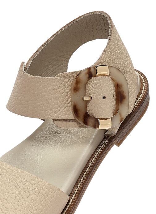 Kadın Krem Tokalı Deri Sandalet 25SFD2011FT - Görsel 9