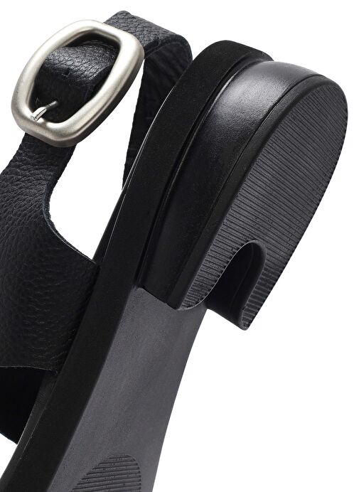 Kadın Siyah Tokalı Deri Sandalet 25SFD2014FT - Görsel 9