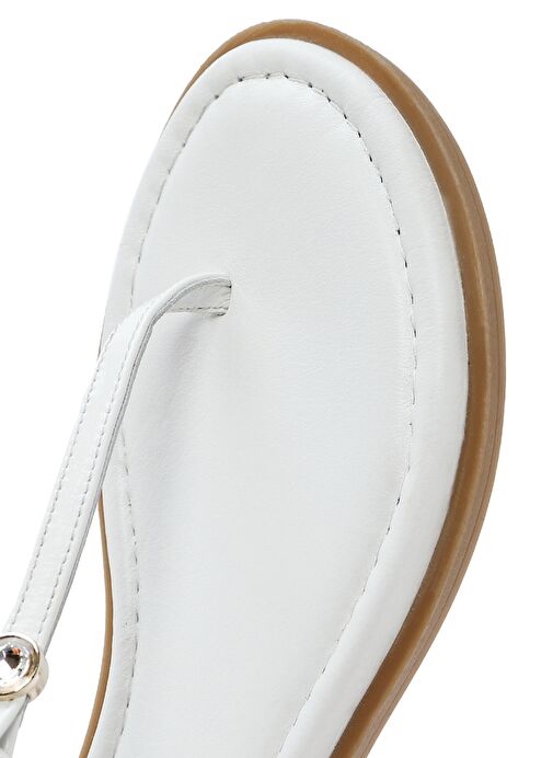 Kadın Beyaz Tokalı Parmak Arası Rugan Deri Sandalet 25SFD201016 - Görsel 9