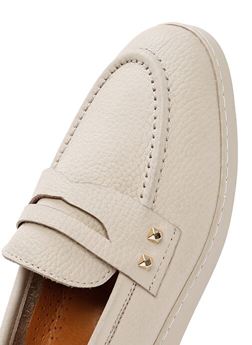 Kadın Bej Taş Detaylı Deri Loafer 25SFD2022FT - Görsel 9