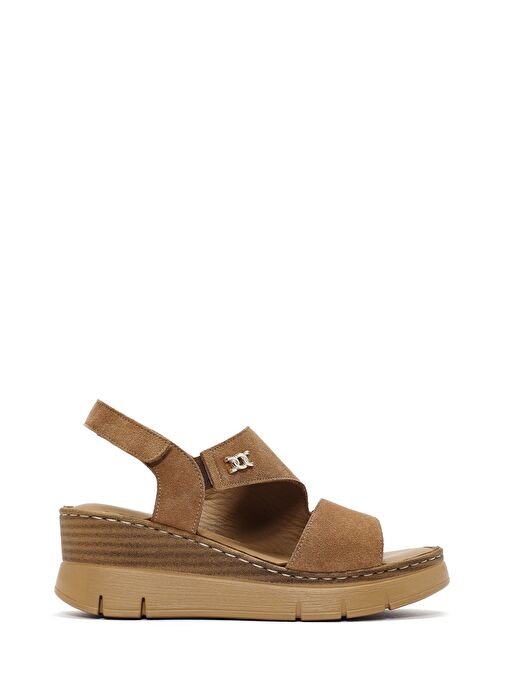 Kadın Taba Bilekten Tokalı Dolgu Topuklu Süet Deri Comfort Sandalet 25SFD342010 - Görsel 2