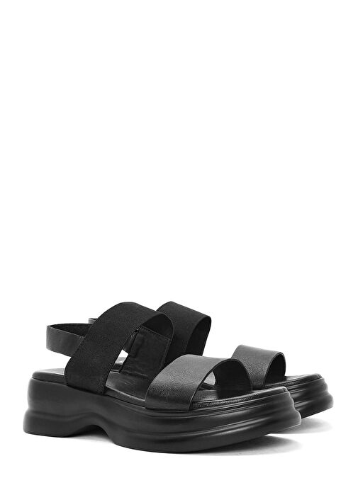 Kadın Siyah Kalın Tabanlı Deri Sandalet 25SFD153114 - Görsel 4