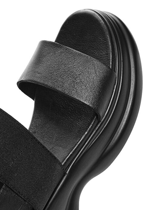 Kadın Siyah Kalın Tabanlı Deri Sandalet 25SFD153114 - Görsel 9