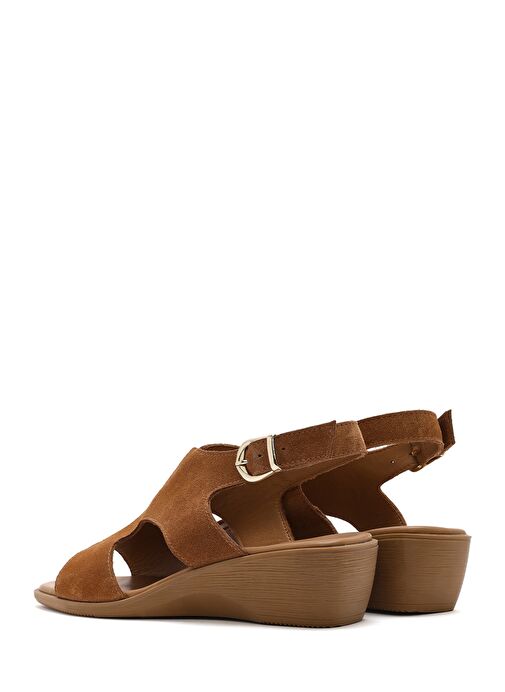 Kadın Taba Bilekten Tokalı Dolgu Topuklu Süet Deri Sandalet 25SFD153210 - Görsel 6