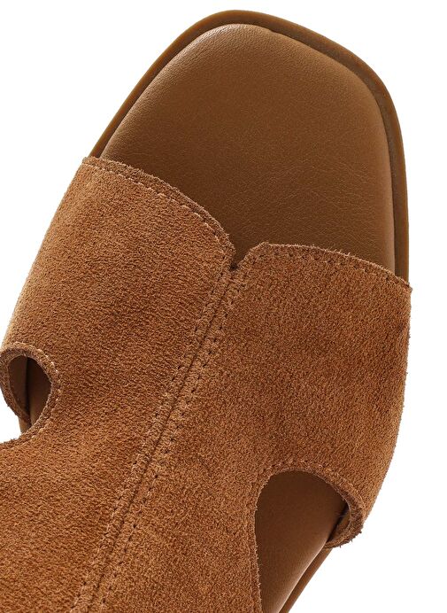 Kadın Taba Bilekten Tokalı Dolgu Topuklu Süet Deri Sandalet 25SFD153210 - Görsel 9