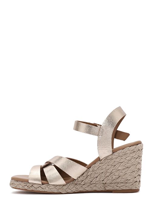 Kadın Altın Bilekten Tokalı Dolgu Topuklu Metalik Deri Espadril Sandalet 25SFD153332 - Görsel 5