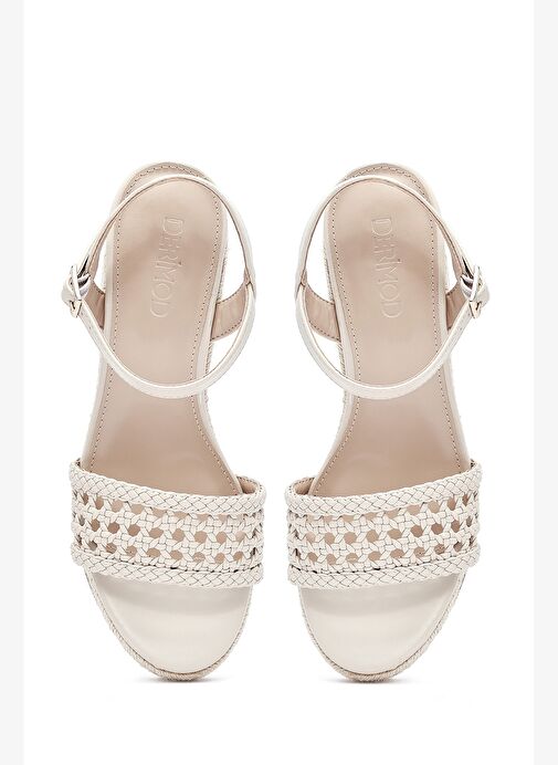 Kadın Krem Bilekten Tokalı Örgülü Dolgu Topuklu Espadril Sandalet 25SFE482729 - Görsel 4