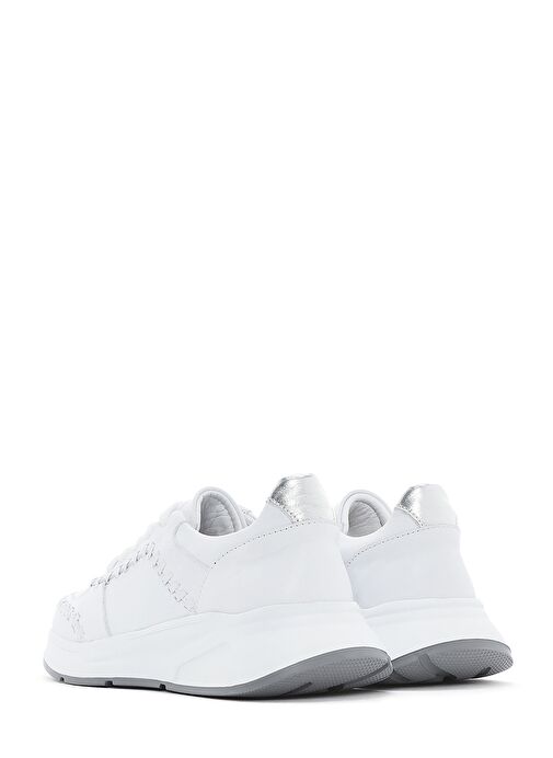 Kadın Beyaz Bağcıklı Kalın Tabanlı Deri Sneaker 25SFD420418 - Görsel 6