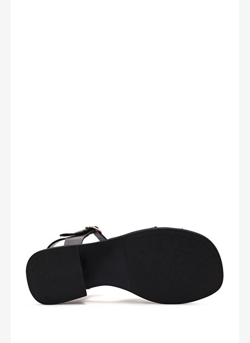 Kadın Siyah Bilekten Tokalı Kısa Kalın Topuklu Deri Sandalet 25SFD130918 - Görsel 6