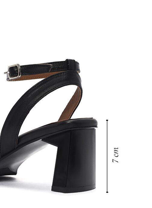 Kadın Siyah Bilekten Tokalı Kalın Topuklu Deri Sandalet 25SFD131218 - Görsel 3