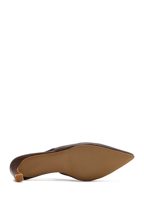 Kadın Kahverengi Arkası Açık Lastikli Kısa Topuklu Deri Ayakkabı 25SFD132218 - Görsel 6