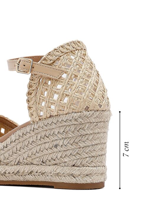 Kadın Krem Bilekten Tokalı Örgülü Dolgu Topuklu Espadril Sandalet 25SFE401929 - Görsel 3