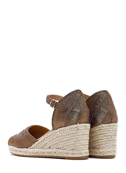 Kadın Bronz Bilekten Tokalı Metalik Dolgu Topuklu Espadril 25SFE402032 - Görsel 7