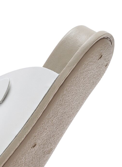 Kadın Beyaz Çift Tokalı Deri Comfort Terlik 25SFD500018 - Görsel 9