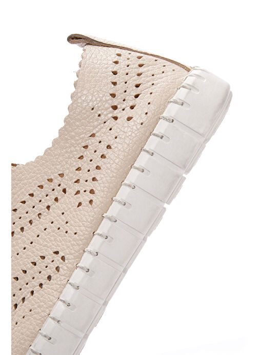 Kadın Bej Bağcıklı Desenli Deri Comfort Sneaker 25SFD5006FT - Görsel 9