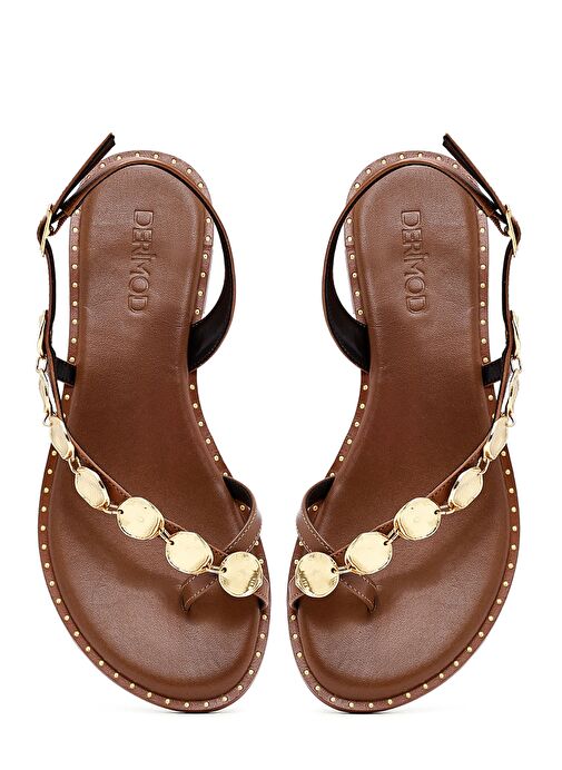 Kadın Kahverengi Metal Detaylı Parmak Arası Deri Sandalet 25SFD483214 - Görsel 8