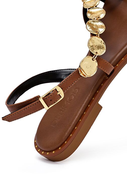 Kadın Kahverengi Metal Detaylı Parmak Arası Deri Sandalet 25SFD483214 - Görsel 9