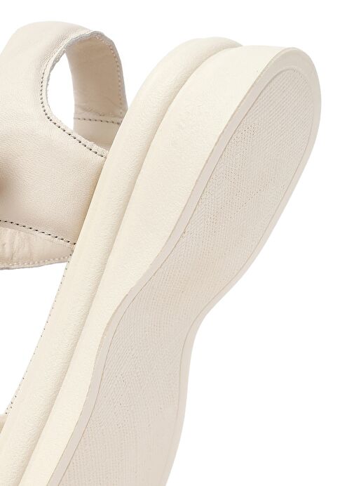 Kadın Bej Bilekten Tokalı Deri Sandalet 25SFD351118 - Görsel 9