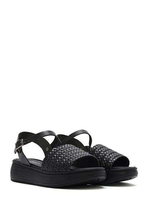 Kadın Siyah Bilekten Bağlamalı Örgülü Kalın Tabanlı Deri Sandalet 25SFD332626 - Görsel 4
