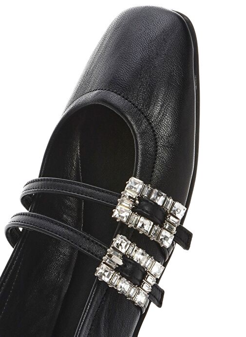 Kadın Siyah Çift Tokalı Taşlı Deri Babet 25SFD380118 - Görsel 9