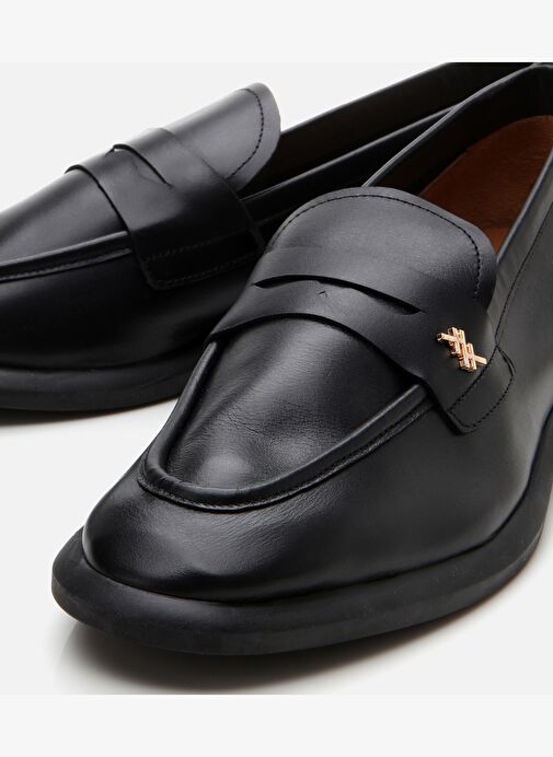 Kadın Deri Siyah Esnek Tabanlı Klasik Loafer - Görsel 4