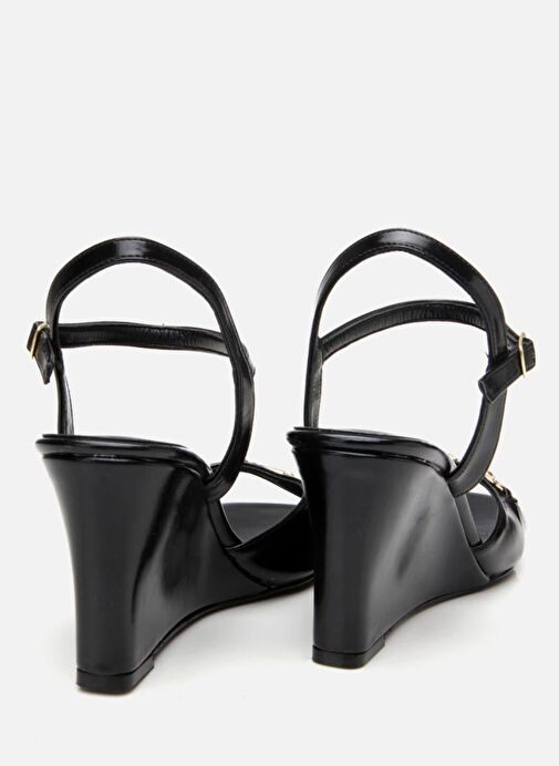 Kadın Siyah Tokalı Dolgu Topuklu Sandalet - Görsel 7