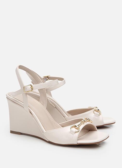 Kadın Bej Tokalı Dolgu Topuklu Sandalet - Görsel 3