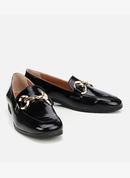 Kadın Rugan Deri Siyah Tokalı Klasik Loafer 01AYH312420A100 - Görsel 3