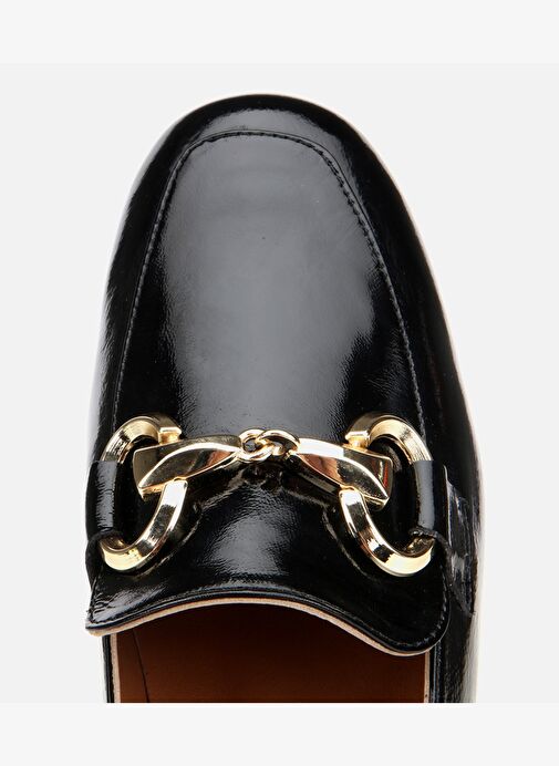 Kadın Rugan Deri Siyah Tokalı Klasik Loafer 01AYH312420A100 - Görsel 6