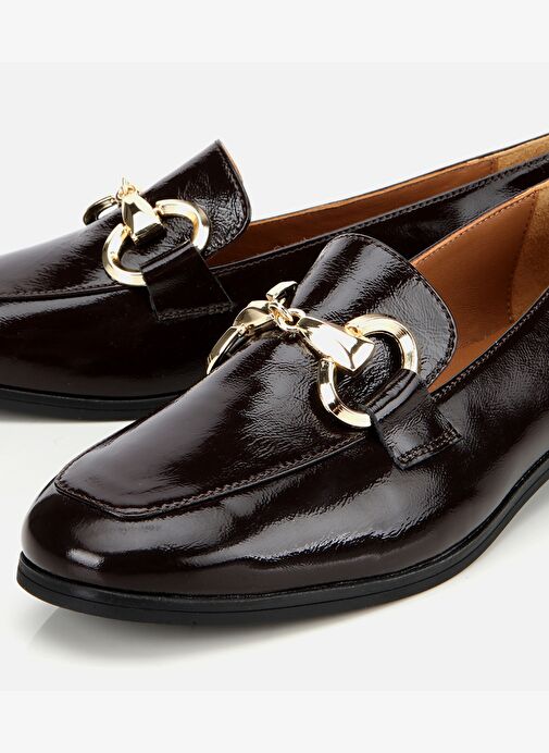 Kadın Rugan Deri Kahverengi Tokalı Klasik Loafer 01AYH312420A480 - Görsel 4