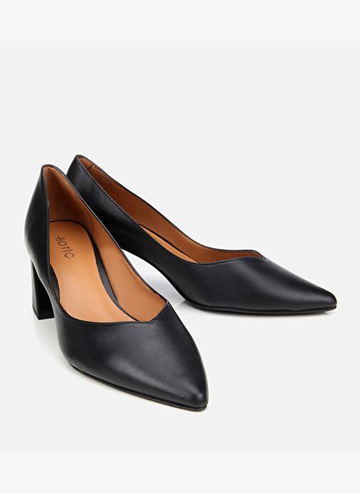 Kadın Deri Siyah Kalın Topuklu Ayakkabı 01AYH312470A100 - Görsel 3