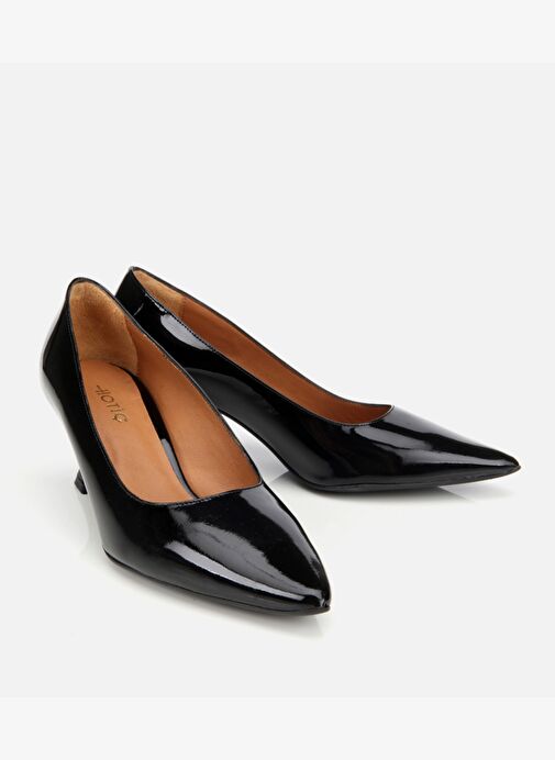Kadın Rugan Deri Siyah Esnek Tabanlı Stiletto 01AYH312490A100 - Görsel 3