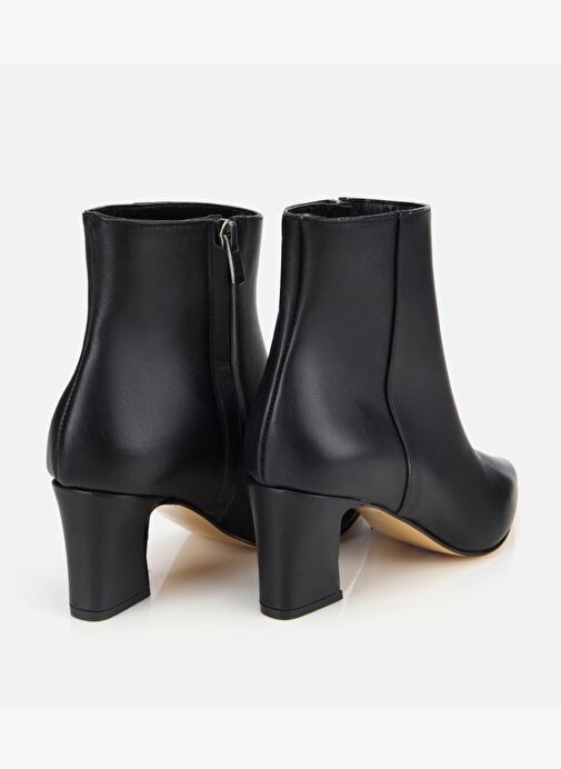 Kadın Deri Siyah Sivri Burunlu Bilekte Topuklu Bot 01BOH312690A100 - Görsel 5