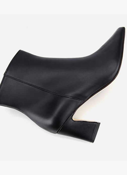 Kadın Deri Siyah Sivri Burunlu Bilekte Topuklu Bot 01BOH312690A100 - Görsel 7