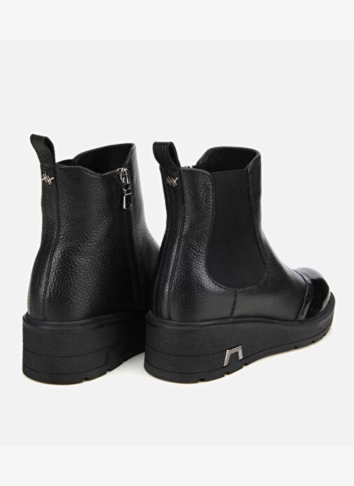 Kadın Deri Siyah Lastik Detaylı Dolgu Topuklu Bot 01BOH313380A100 - Görsel 5