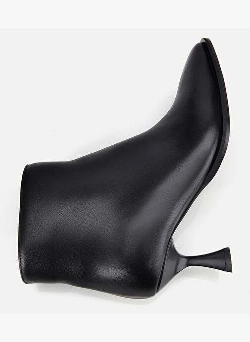 Kadın Deri Siyah Sivri Burunlu Bilekte Topuklu Bot 01BOH313220A100 - Görsel 7