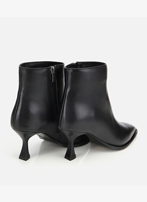 Kadın Deri Siyah Sivri Burunlu Bilekte Topuklu Bot 01BOH313220A100 - Görsel 5