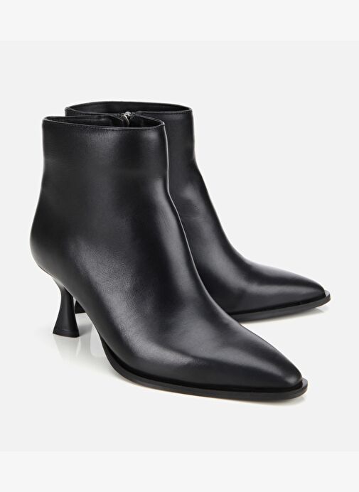Kadın Deri Siyah Sivri Burunlu Bilekte Topuklu Bot 01BOH313220A100 - Görsel 3