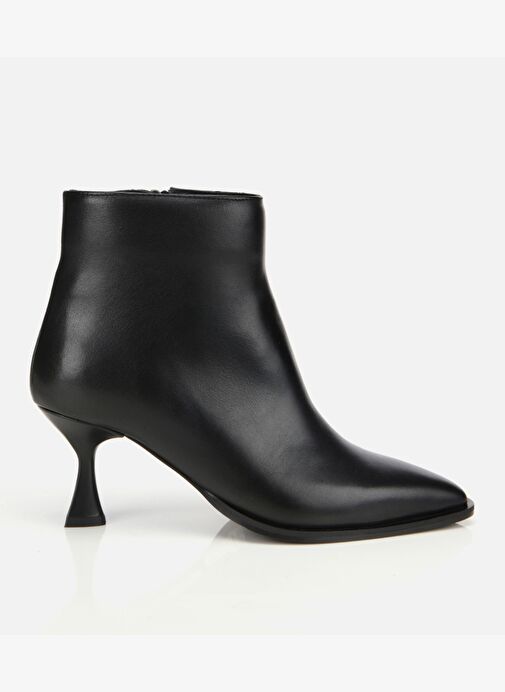 Kadın Deri Siyah Sivri Burunlu Bilekte Topuklu Bot 01BOH313220A100 - Görsel 2
