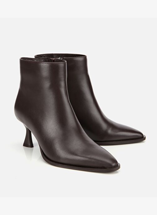 Kadın Deri Kahverengi Sivri Burunlu Bilekte Topuklu Bot 01BOH313220A480 - Görsel 3