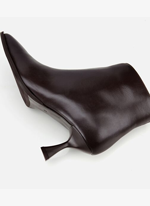 Kadın Deri Kahverengi Sivri Burunlu Bilekte Topuklu Bot 01BOH313220A480 - Görsel 7