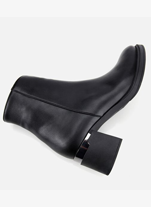 Kadın Siyah Metal Detaylı Kalın Tabanlı Bilekte Düz Bot 01BOH314910A100 - Görsel 7