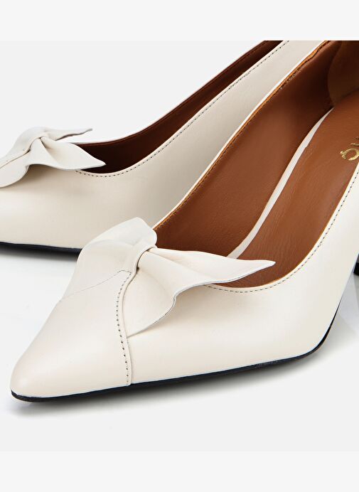 Kadın Deri Ekru Fiyonk Detaylı İnce Topuklu Stiletto 01AYH315460A400 - Görsel 4