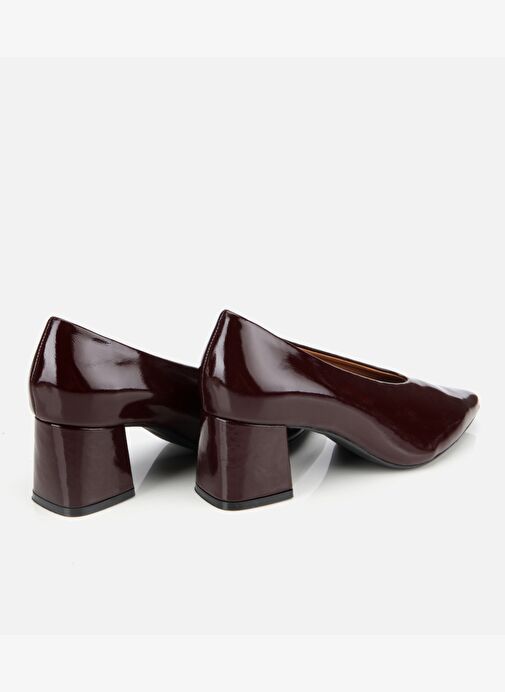 Kadın Rugan Deri Bordo Yumuşak Dokulu Kalın Topuklu Ayakkabı 01AYH315500A780 - Görsel 5