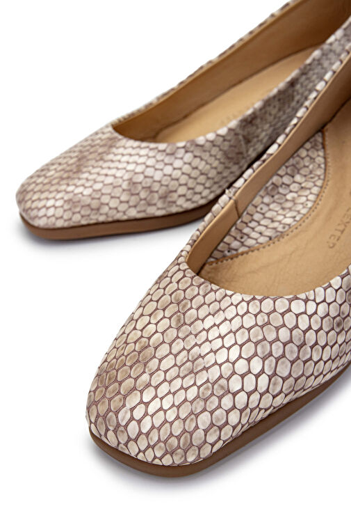 Tamer Tanca Siyah Kadın Rugan Klasik Ayakkabı 922 25143222 BN AYK SK24-25 - Görsel 5