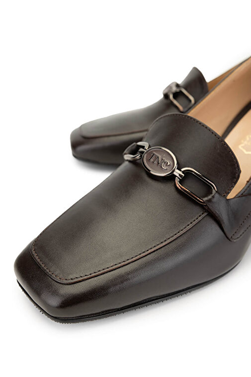 Tamer Tanca Siyah Kadın Deri Topuklu Ayakkabı 1064 01 BN AYK SK24-25 - Görsel 4