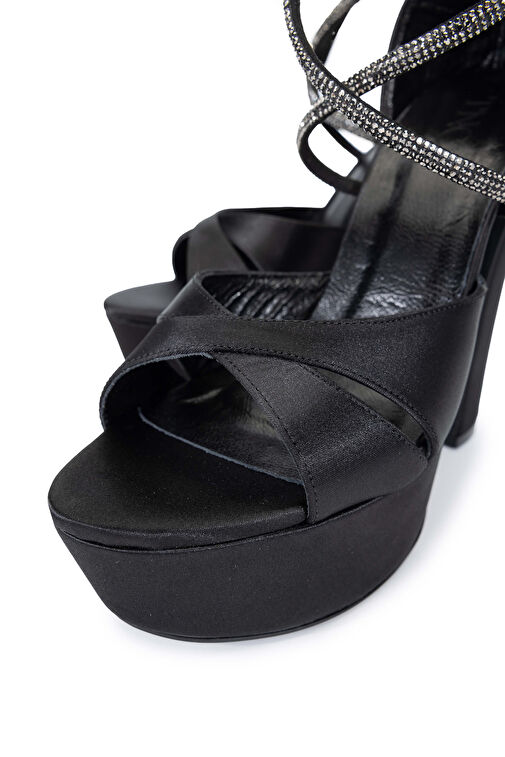 Tamer Tanca Kadın Hakiki Deri Siyah Saten Topuklu Ayakkabı - Görsel 4